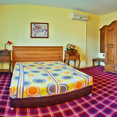 Hotel Teres Kazanlak Kültér fotó