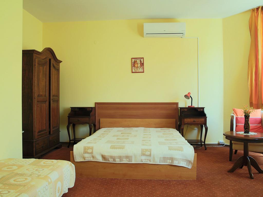 Hotel Teres Kazanlak Kültér fotó