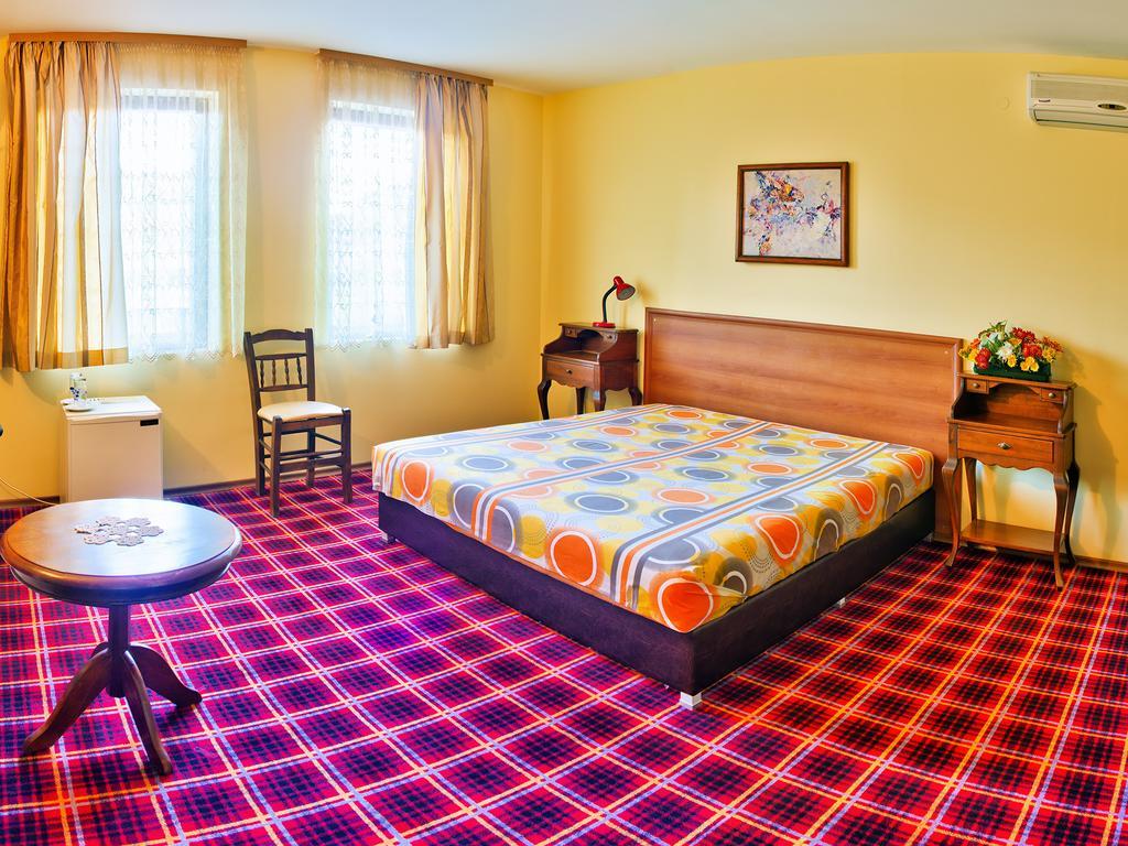 Hotel Teres Kazanlak Szoba fotó